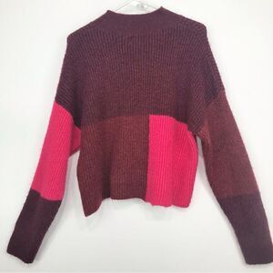 Silverflint Burgundy Rose Colorblock Cropped Crew Neck Sweater